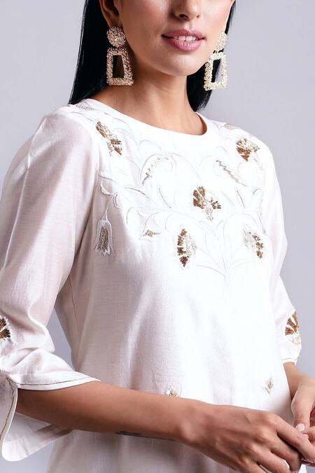 Shop Anantaa By Roohi White Silk Chanderi Kurta Online at Aza Fashions Shop_Anantaa By Roohi_White Silk Chanderi Kurta _Online_at_Aza_Fashions