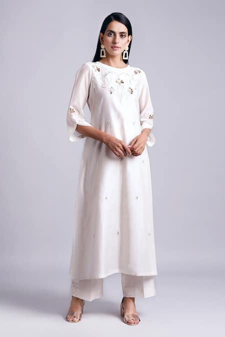 Anantaa by Roohi White Silk Chanderi Kurta 