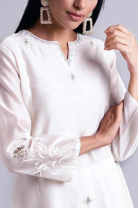 Shop Anantaa By Roohi White Silk Chanderi Kurta Online at Aza Fashions Shop_Anantaa By Roohi_White Silk Chanderi Kurta _Online_at_Aza_Fashions