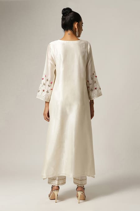 Shop_Anantaa By Roohi_White Silk Chanderi Round Kurta _at_Aza_Fashions