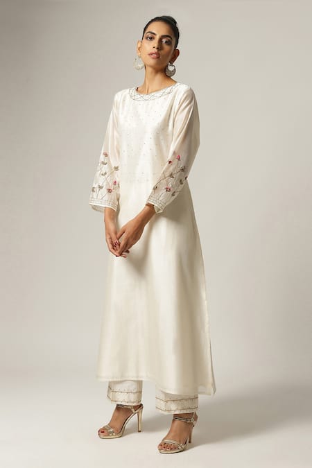 Anantaa By Roohi_White Silk Chanderi Round Kurta _Online_at_Aza_Fashions
