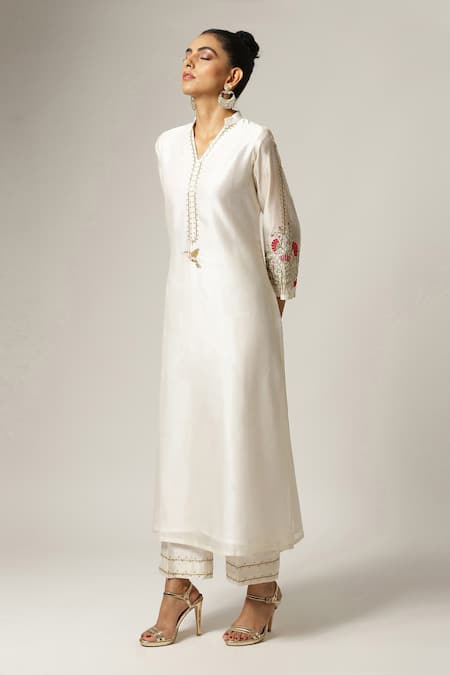 Buy_Anantaa By Roohi_White Silk Chanderi Stand Collar Kurta _Online_at_Aza_Fashions