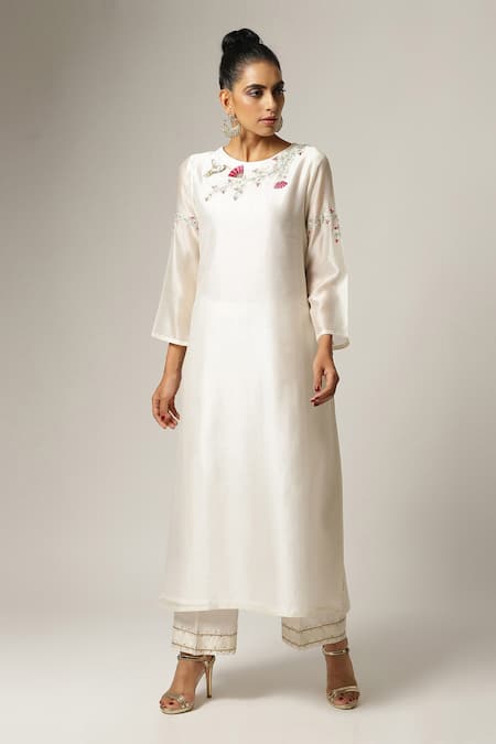 Anantaa By Roohi_White Silk Chanderi Round Kurta _Online_at_Aza_Fashions