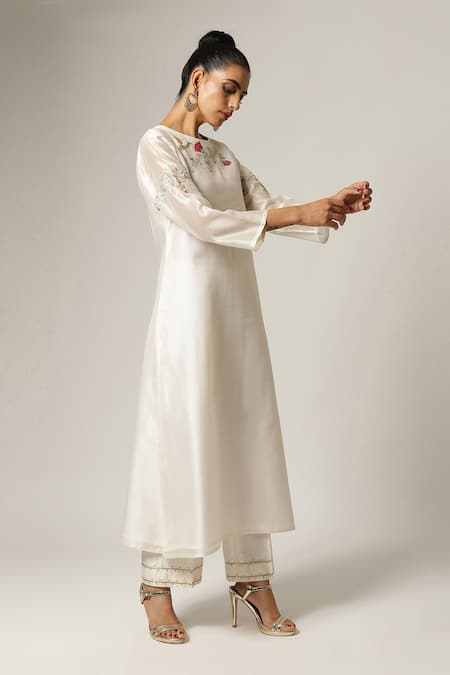Buy_Anantaa By Roohi_White Silk Chanderi Round Kurta _Online_at_Aza_Fashions