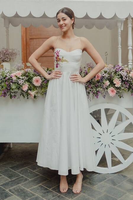 Buy Saaksha & Kinni White Cotton Embroidery Sweetheart Neck Summer Dress With Mirror And Thread Work Online at Aza Fashions Buy_Saaksha & Kinni_White Cotton Embroidery Sweetheart Neck Summer Dress With Mirror And Thread Work _Online_at_Aza_Fashions