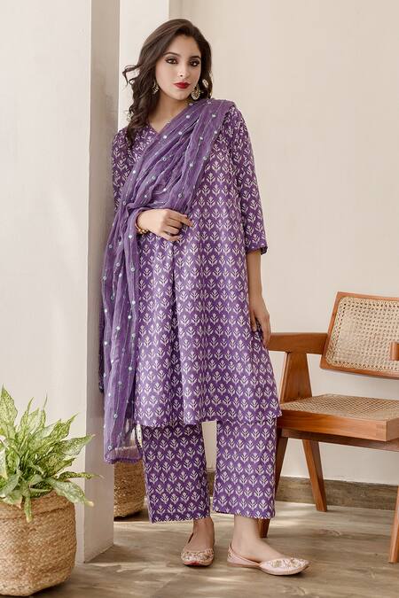 Gulabo Jaipur Purple Cotton, Doriya Floral V Neck Printed Kurta Set Online at Aza Fashions Gulabo Jaipur_Purple Cotton, Doriya Floral V Neck Printed Kurta Set _Online_at_Aza_Fashions