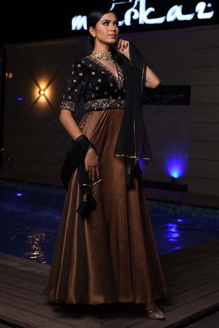 Parul Gandhi_Gold Organza, Suede Round Flared Anarkali With Dupatta _Online_at_Aza_Fashions