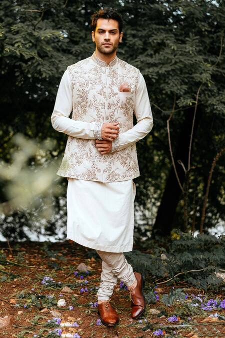 Shop Anushree Reddy White Embroidered Bundi And Kurta Set at Aza Fashions Shop_Anushree Reddy_White Embroidered Bundi And Kurta Set _at_Aza_Fashions