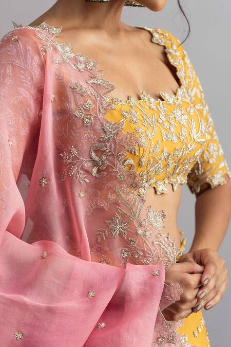 Anushree Reddy Yellow Organza Embroidery Square Neck Nisf Bridal Lehenga Set at Aza Fashions Anushree Reddy_Yellow Organza Embroidery Square Neck Nisf Bridal Lehenga Set _at_Aza_Fashions