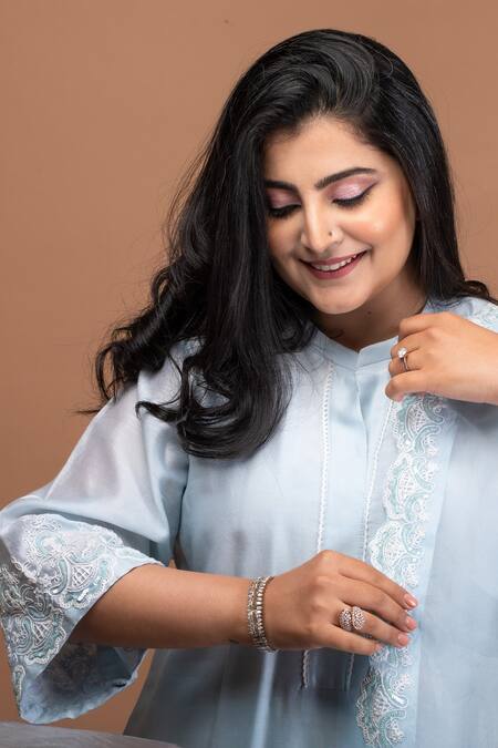 Anushka Repswal - Sewing Love Blue Dupatta Organza, Kurta Chanderi, Pant Cotton Geometric, Embroidered Set at Aza Fashions Anushka Repswal - Sewing Love_Blue Dupatta Organza, Kurta Chanderi, Pant Cotton Geometric, Embroidered Set _at_Aza_Fashions