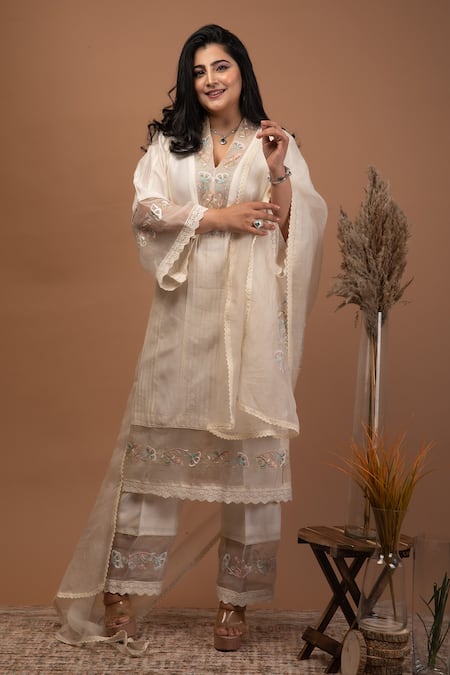 Anushka Repswal - Sewing Love Chanderi Embroidered Kurta Set 