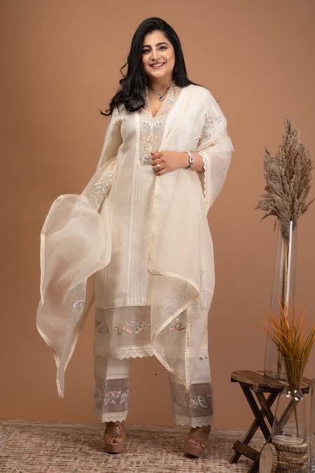 Buy_Anushka Repswal - Sewing Love_Ivory Dupatta Organza, Kurta Chanderi, Pant Cotton Floral Embroidered Set _Online_at_Aza_Fashions