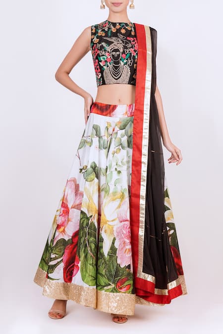 AHARIN INDIA Embroidered Blouse & Lehenga Set 