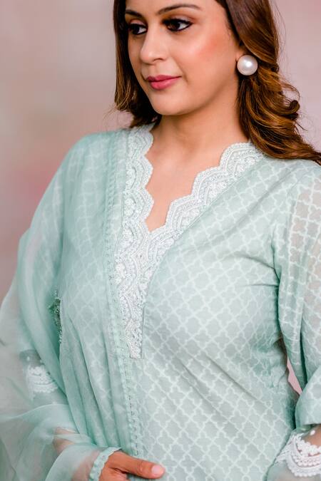 Anushka Repswal - Sewing Love Green Dupatta Organza, Kurta Woven Chanderi, Pant Cotton Pearl, Moroccan Set Online at Aza Fashions Anushka Repswal - Sewing Love_Green Dupatta Organza, Kurta Woven Chanderi, Pant Cotton Pearl, Moroccan Set _Online_at_Aza_Fashions