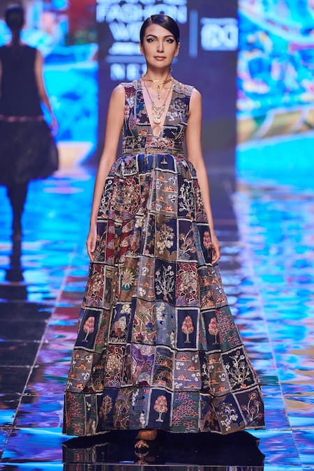 Aisha Rao_Blue Organza Cutdana And Thread, Sequin, Trencadis Print Blunt V Neck Gown _Online_at_Aza_Fashions