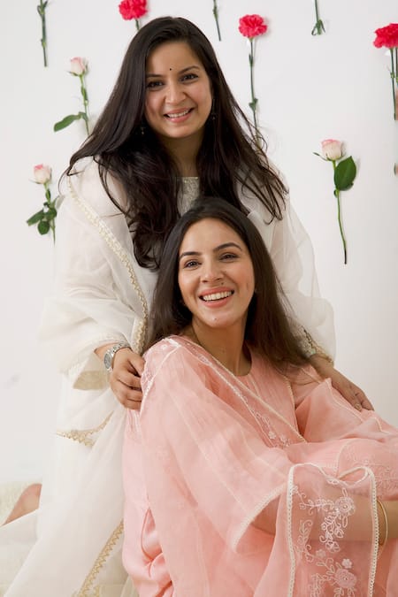 Anushka Repswal - Sewing Love_Off White Dupatta Organza, Inner Kurta Mulmul, Kurta Malai Embroidered Set _Online_at_Aza_Fashions