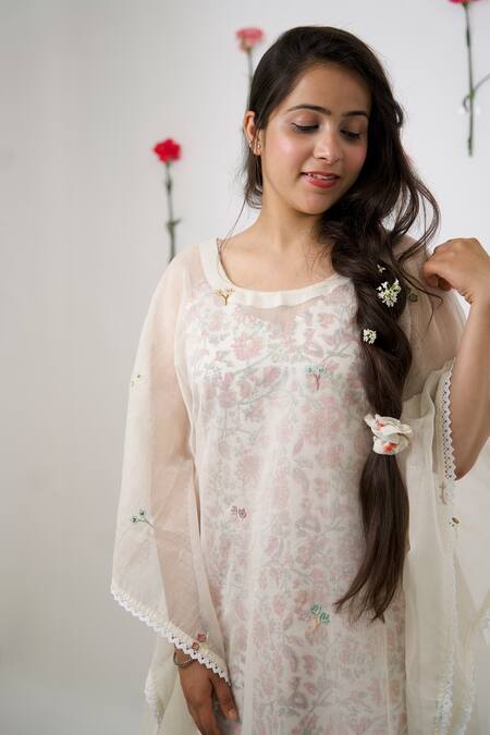 Buy_Anushka Repswal - Sewing Love_Off White Kaftan Malai Chanderi, Pants And Inner Cotton Embroidered & Set _Online_at_Aza_Fashions