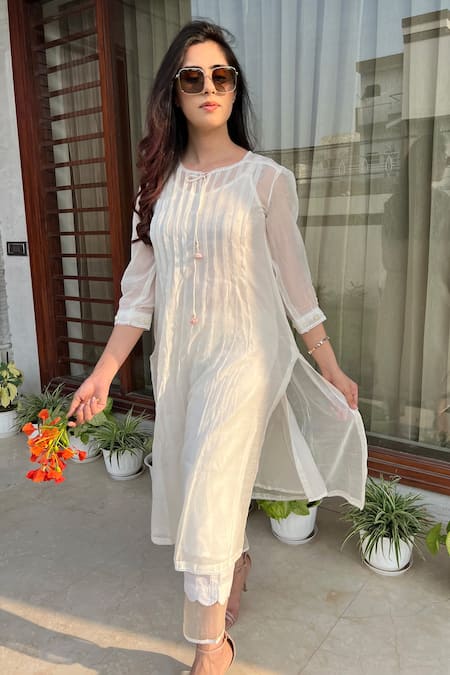 Amazon.com: INDO ERA Indian Women's Off White Viscose Embroidered Calf  Length Straight Kurta Pant With Dupatta Set : Clothing, Shoes & Jewelry