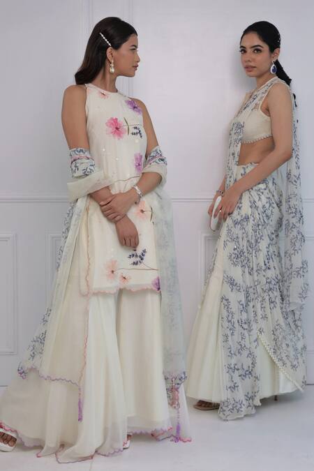 Amit Sachdeva_Ivory Silk, Net, Georgette Floral Notched Printed Pre-draped Saree With Blouse _Online_at_Aza_Fashions