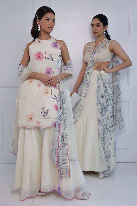 Buy_Amit Sachdeva_Ivory Silk, Net, Georgette Floral Notched Printed Pre-draped Saree With Blouse _Online_at_Aza_Fashions