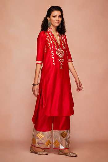 Gulabo By Abu Sandeep Red Chanderi Silk A-line Kurta Online at Aza Fashions Gulabo By Abu Sandeep_Red Chanderi Silk A-line Kurta _Online_at_Aza_Fashions