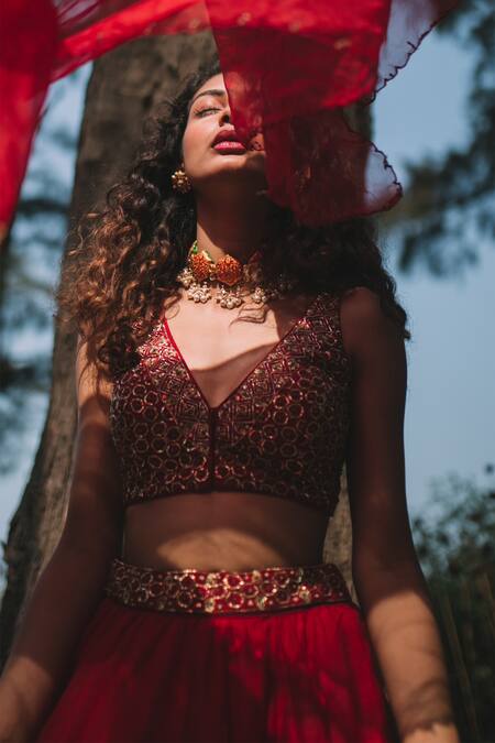 Buy_Asaga_Red Organza, Satin, Linen V Neck Embroidered Lehenga Set _Online_at_Aza_Fashions