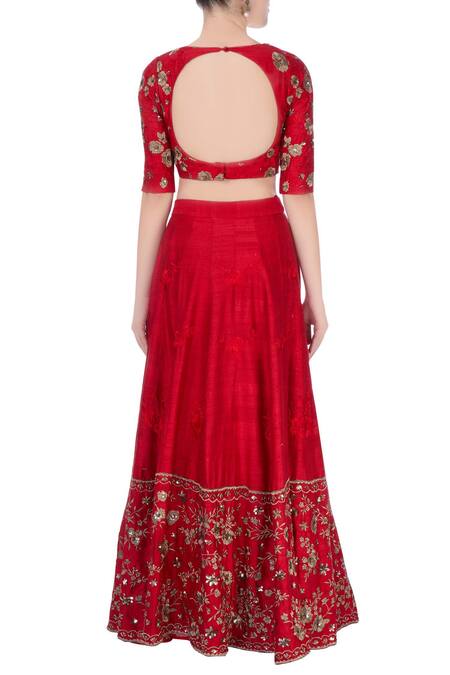 Shop_Astha Narang_Red Floral Scoop Neck Embroidered Bridal Lehenga Set _at_Aza_Fashions