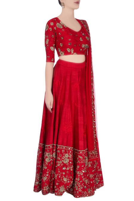 Astha Narang_Red Floral Scoop Neck Embroidered Bridal Lehenga Set _Online_at_Aza_Fashions