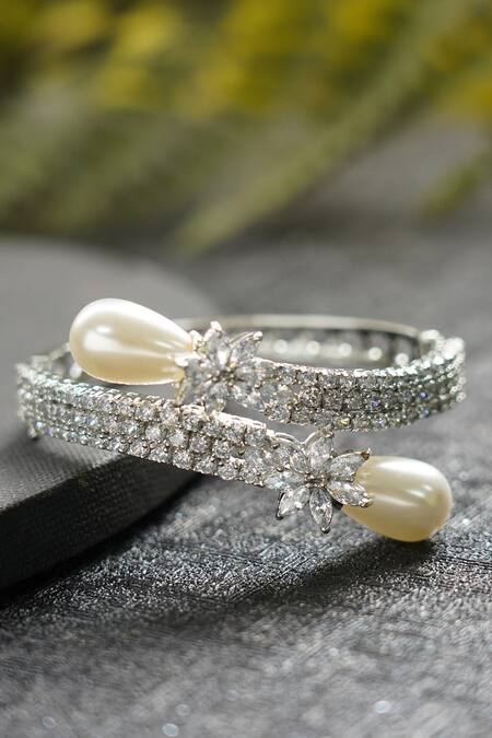 Auraa Trends_Silver Plated Pearls, Diamonds Stone Studded Bracelet _Online_at_Aza_Fashions