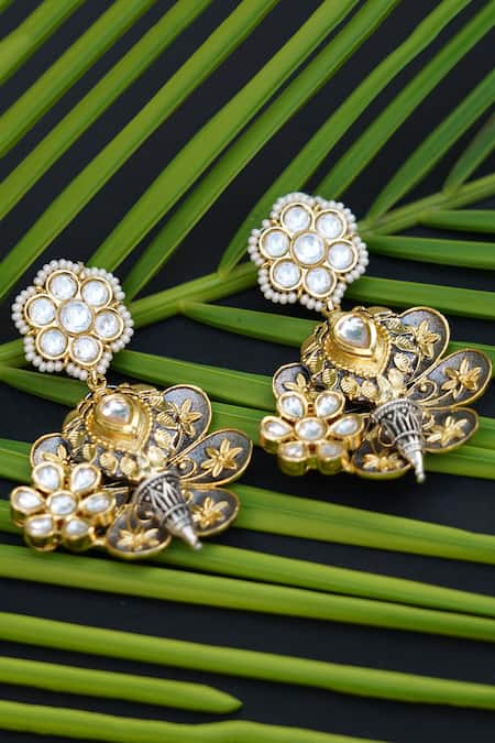 Auraa Trends Kundan Earrings 