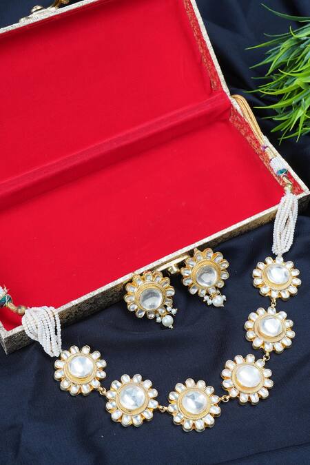 Auraa Trends_Gold Plated Diamonds, Stones Floral Motif Necklace Set _Online_at_Aza_Fashions
