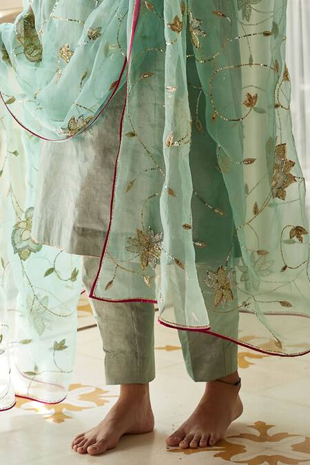 Atelier Shikaarbagh_Green Organza, Embroidery V-neck Kurta Pant Set _Online_at_Aza_Fashions