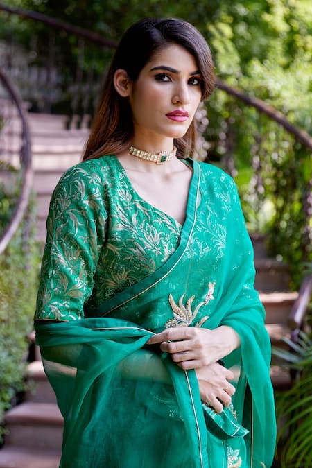 Atelier Shikaarbagh_Green Silk Organza, Brocade Zari, Embroidery V-neck Spring Placement Saree _at_Aza_Fashions