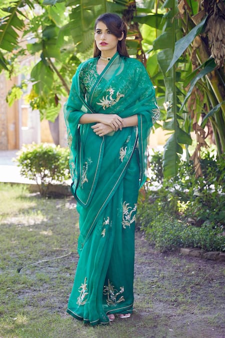 Atelier Shikaarbagh_Green Silk Organza, Brocade Zari, Embroidery V-neck Spring Placement Saree _Online_at_Aza_Fashions