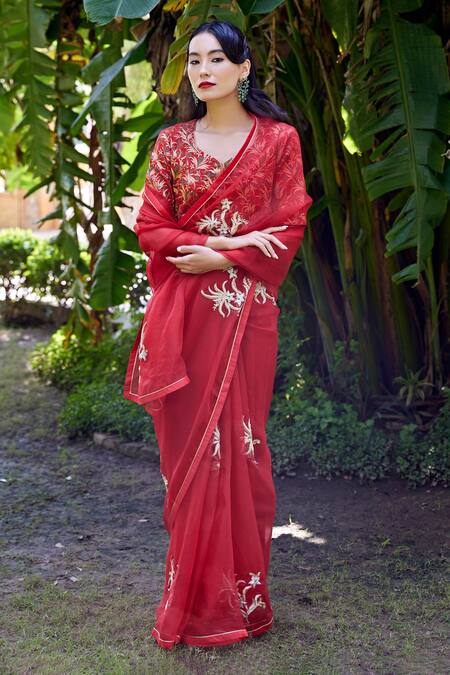 Buy Atelier Shikaarbagh Red Silk Organza, Brocade Embroidery, Zari Round Neck Flower Placement Saree Online at Aza Fashions Buy_Atelier Shikaarbagh_Red Silk Organza, Brocade Embroidery, Zari Round Neck Flower Placement Saree _Online_at_Aza_Fashions