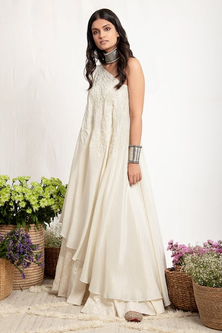 Buy_Amrita Thakur_White Embroidery Asymmetric One Shoulder Kurta And Lehenga Set _Online_at_Aza_Fashions