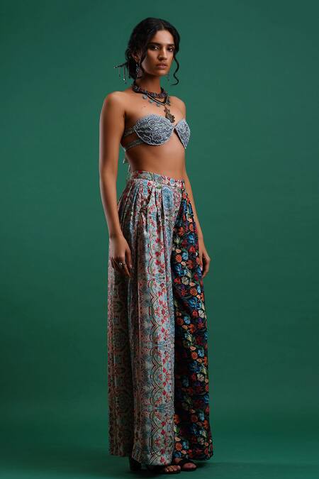Nidhi Yasha Grey Viscose Sweetheart Neck Printed Crop Top And Pant Set Online at Aza Fashions Nidhi Yasha_Grey Viscose Sweetheart Neck Printed Crop Top And Pant Set _Online_at_Aza_Fashions