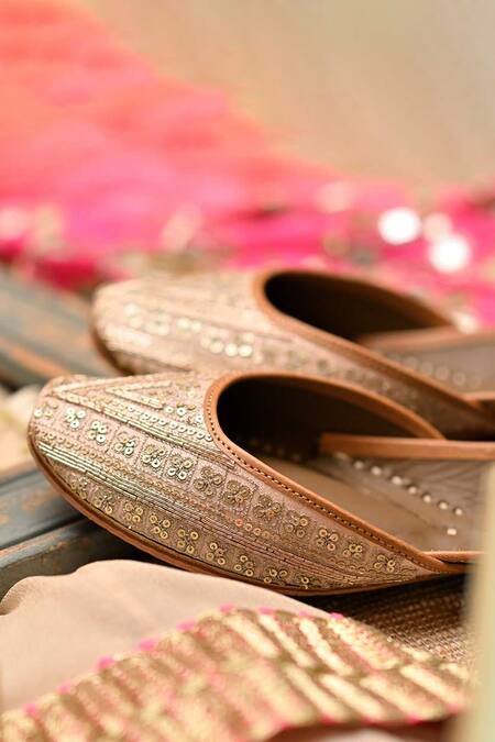 Shop Coral Haze Peach Embroidered Aurora Juttis Online at Aza Fashions Shop_Coral Haze_Peach Embroidered Aurora Juttis_Online_at_Aza_Fashions