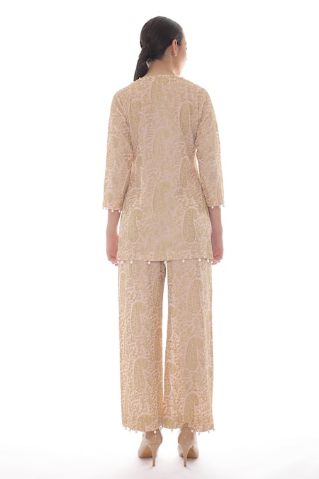 Pooja Rajpal Jaggi Jaal Embroidered Kurta & Pant Set 