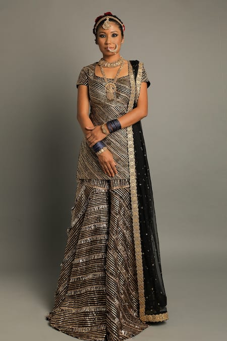 Pooja Rajpal Jaggi_Black Raw Silk Embroidery Gota Scoop Neck Kurta Gharara Set  _Online_at_Aza_Fashions