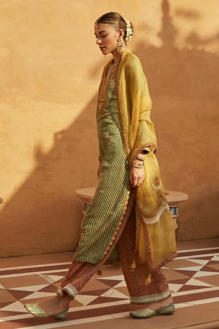 Shop Avacara Green Silk Cotton And Organza Print & Leheriya Kurta Pant Set at Aza Fashions Shop_Avacara_Green Silk Cotton And Organza Print & Leheriya Kurta Pant Set _at_Aza_Fashions