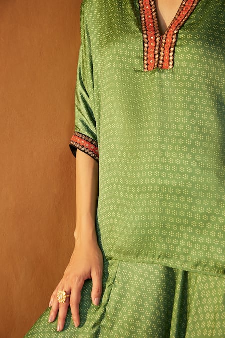 Avacara Green Modal Satin And Embroidery Handblock Kaftan & Draped Pant Set Online at Aza Fashions Avacara_Green Modal Satin And Embroidery Handblock Kaftan & Draped Pant Set_Online_at_Aza_Fashions