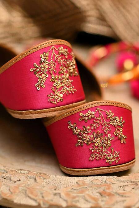 Coral Haze_Pink Embroidered Ava Juttis_Online_at_Aza_Fashions