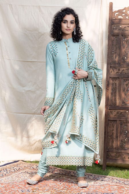 Women's White Chikankari Kurta With Palazzo Set By Saras The Label (2 Pc  Set) - XS | Indian bridesmaid dresses, Kurta with pants, Pakistani dresses