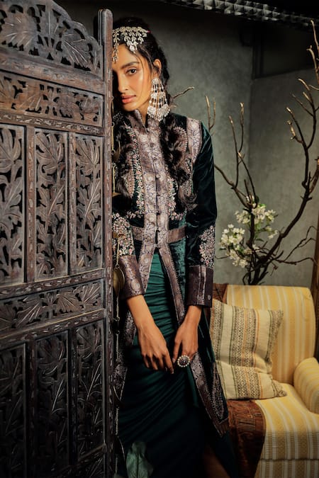 Shop House Of Three Green Silk Velvet High Neck Mumtaz Jacket at Aza Fashions Shop_House Of Three_Green Silk Velvet High Neck Mumtaz Jacket _at_Aza_Fashions