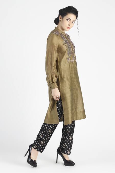 House Of Three Green Silk Round Ker Embroidered Kurta Online at Aza Fashions House Of Three_Green Silk Round Ker Embroidered Kurta _Online_at_Aza_Fashions