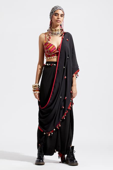 Juhi Godambe - Black Pre-Stiched Embellished Saree Set – Papa Don't Preach