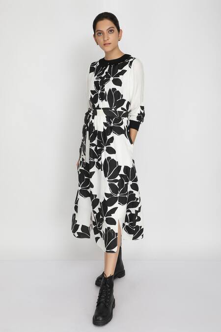 Arcvsh By Pallavi Singh_Black Bamberg Peter Pan Collar Floral Print Dress _Online_at_Aza_Fashions