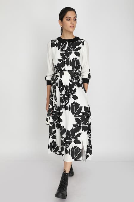 Arcvsh By Pallavi Singh Black Bamberg Peter Pan Collar Floral Print Dress 