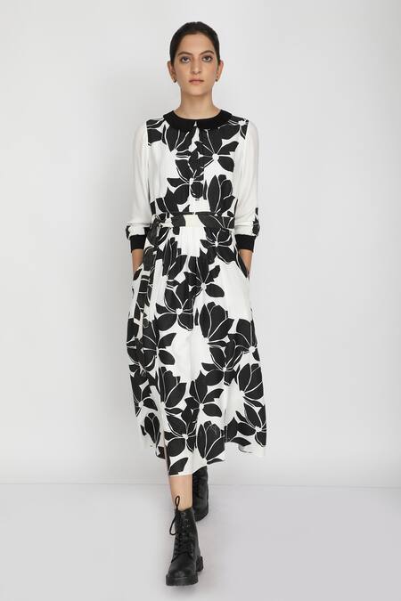 Shop_Arcvsh By Pallavi Singh_Black Bamberg Peter Pan Collar Floral Print Dress _Online_at_Aza_Fashions